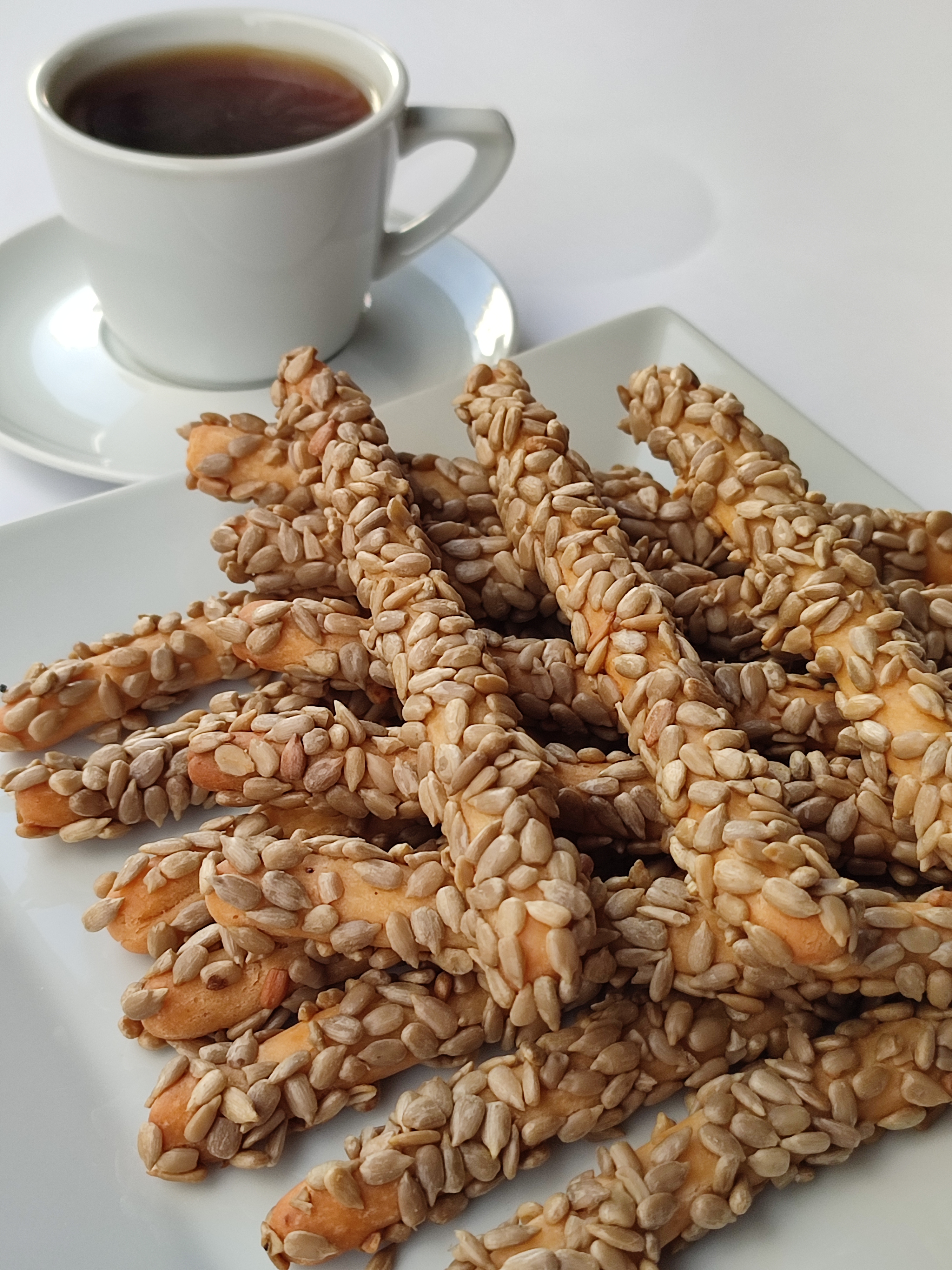 Çekirdekli Tuzlu Kurabiye